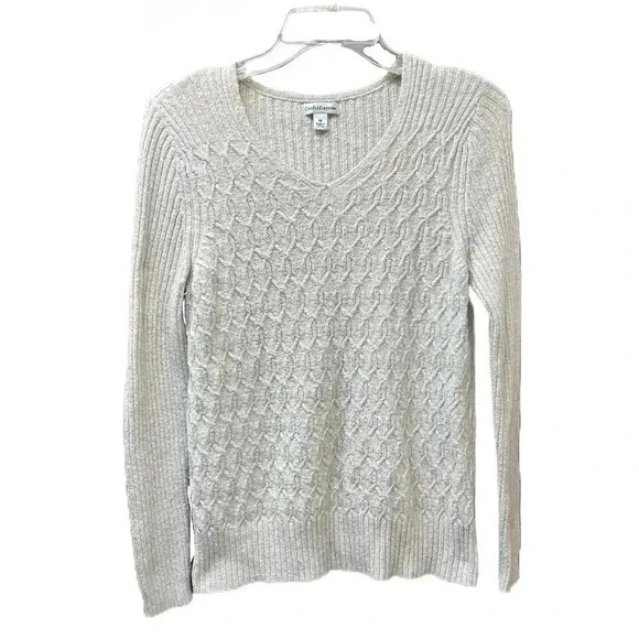 🌟Croft & Barrow Women's Ivory Cable Knit V-Neck Sweater Size M🌟 - Picture 1 of 4